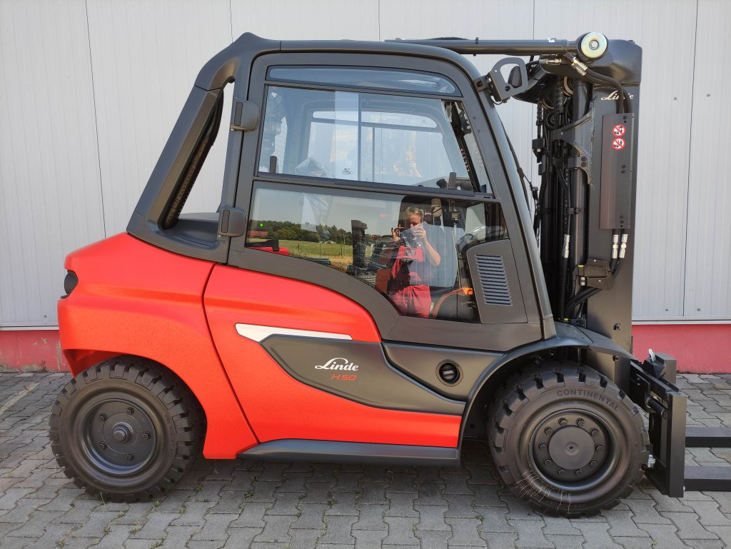 Linde H50D-01/600-120 *Containerfähig NEU* - Dieseltrukki: kuva Linde H50D-01/600-120 *Containerfähig NEU* - Dieseltrukki Linde H50D-01/600-120 *Containerfähig NEU* - Dieseltrukki: kuva Linde H50D-01/600-120 *Containerfähig NEU* - Dieseltrukki