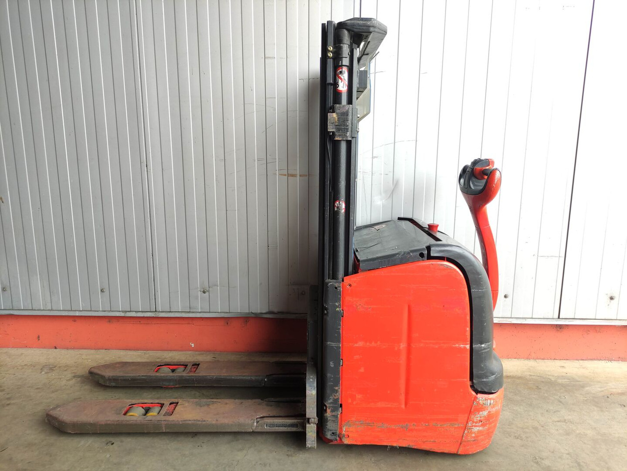 Linde L14-372 - Pinoamistrukki: kuva Linde L14-372 - Pinoamistrukki Linde L14-372 - Pinoamistrukki: kuva Linde L14-372 - Pinoamistrukki