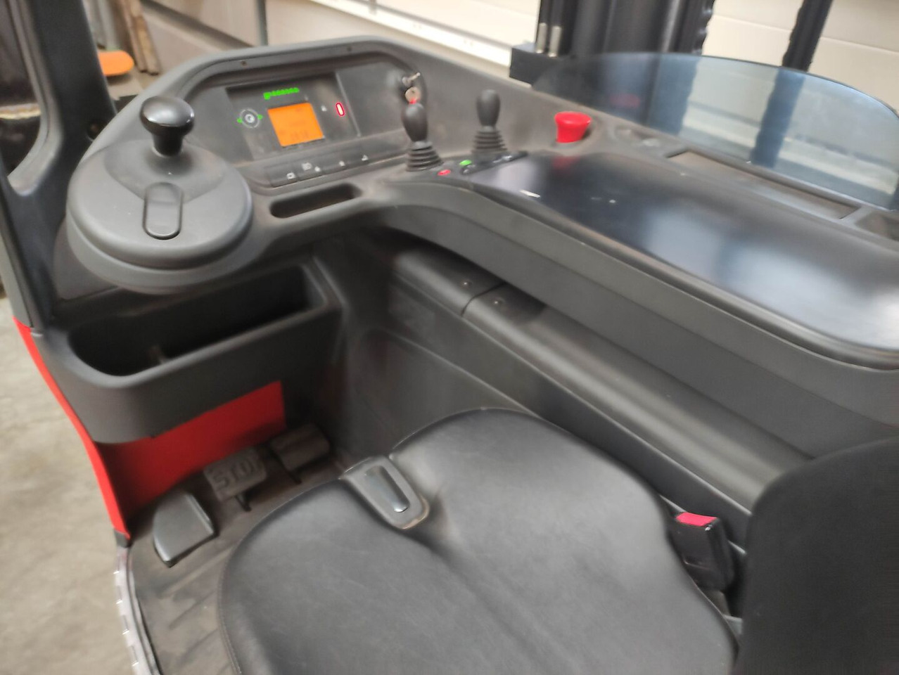 Linde R14-01-1120 - Työntömastotrukki: kuva Linde R14-01-1120 - Työntömastotrukki Linde R14-01-1120 - Työntömastotrukki: kuva Linde R14-01-1120 - Työntömastotrukki