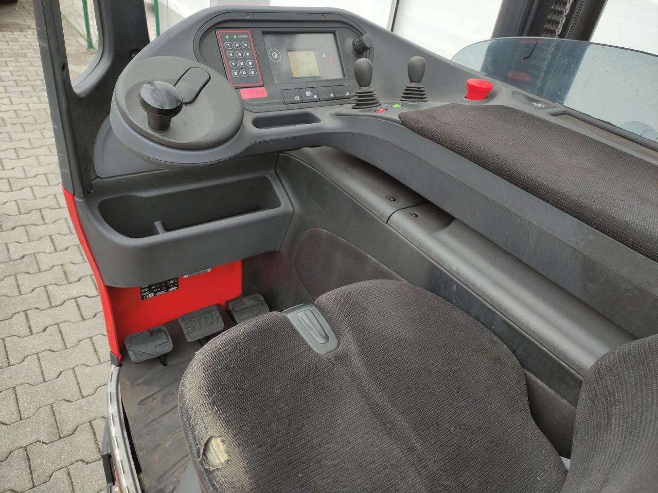 Linde R14G-01-1120 - Työntömastotrukki: kuva Linde R14G-01-1120 - Työntömastotrukki Linde R14G-01-1120 - Työntömastotrukki: kuva Linde R14G-01-1120 - Työntömastotrukki