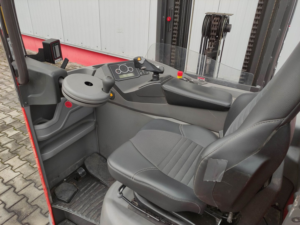 Linde R25F (UFW250TFVRF635) - Työntömastotrukki: kuva Linde R25F (UFW250TFVRF635) - Työntömastotrukki Linde R25F (UFW250TFVRF635) - Työntömastotrukki: kuva Linde R25F (UFW250TFVRF635) - Työntömastotrukki