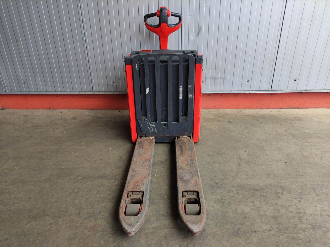 Linde T16L-1152 - Haarukkavaunu: kuva Linde T16L-1152 - Haarukkavaunu Linde T16L-1152 - Haarukkavaunu: kuva Linde T16L-1152 - Haarukkavaunu