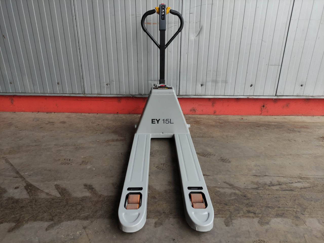 Pramac EY15L *NEU* - Haarukkavaunu: kuva Pramac EY15L *NEU* - Haarukkavaunu Pramac EY15L *NEU* - Haarukkavaunu: kuva Pramac EY15L *NEU* - Haarukkavaunu