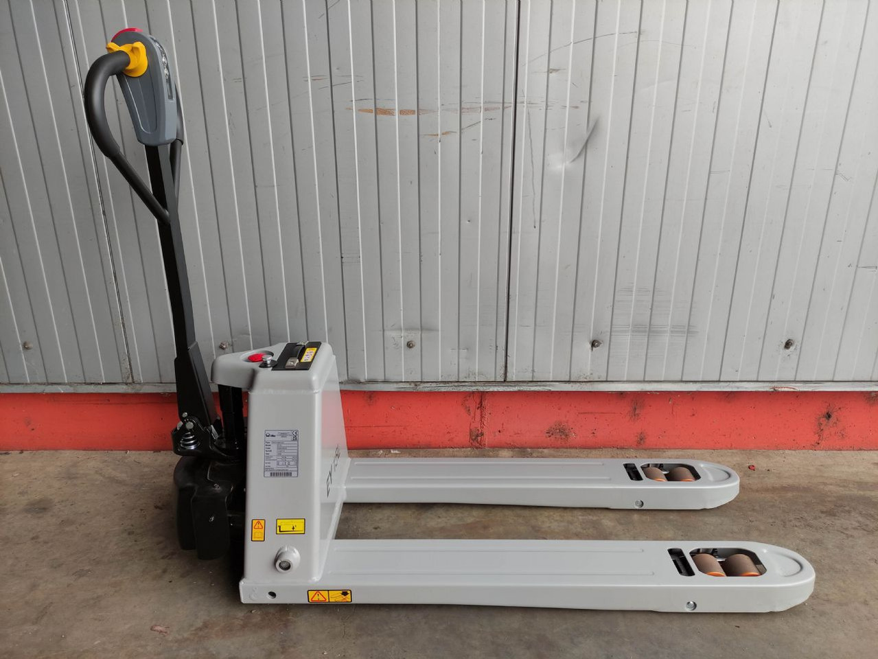 Pramac EY15L *NEU* - Haarukkavaunu: kuva Pramac EY15L *NEU* - Haarukkavaunu Pramac EY15L *NEU* - Haarukkavaunu: kuva Pramac EY15L *NEU* - Haarukkavaunu