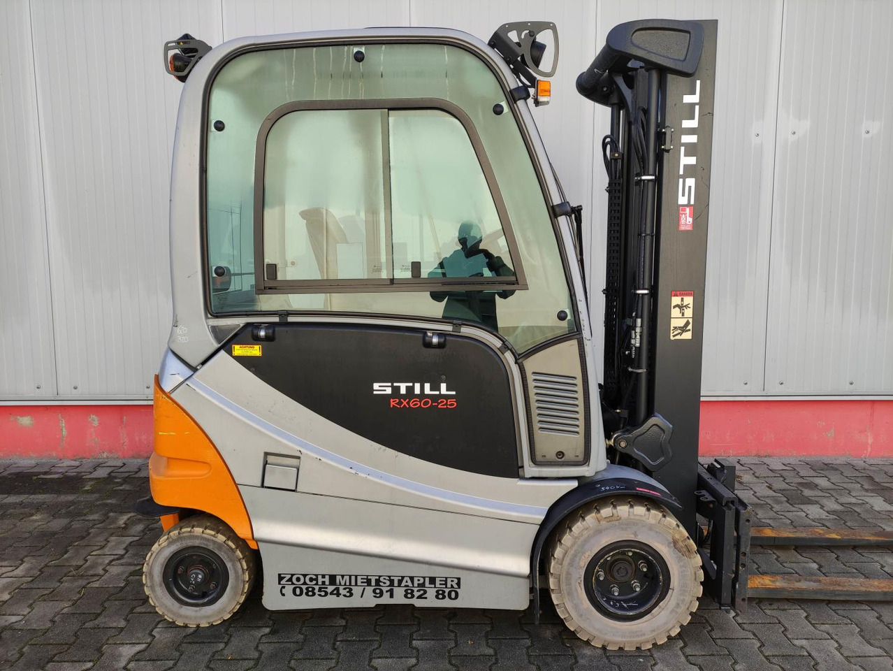 Still RX60-25 - Sähkötrukki: kuva Still RX60-25 - Sähkötrukki Still RX60-25 - Sähkötrukki: kuva Still RX60-25 - Sähkötrukki