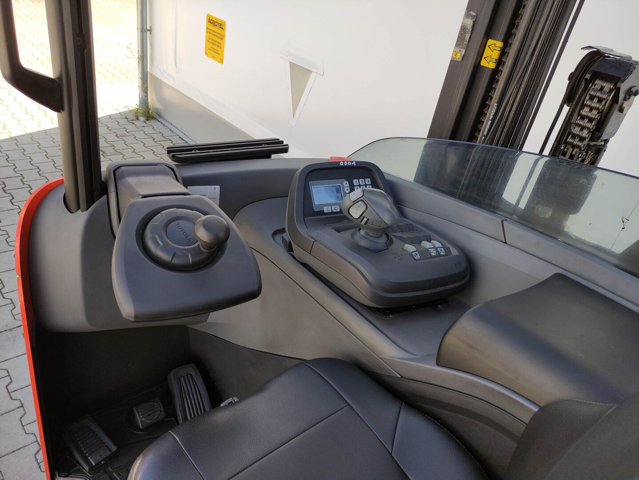 Toyota RRE160HH - Työntömastotrukki: kuva Toyota RRE160HH - Työntömastotrukki Toyota RRE160HH - Työntömastotrukki: kuva Toyota RRE160HH - Työntömastotrukki