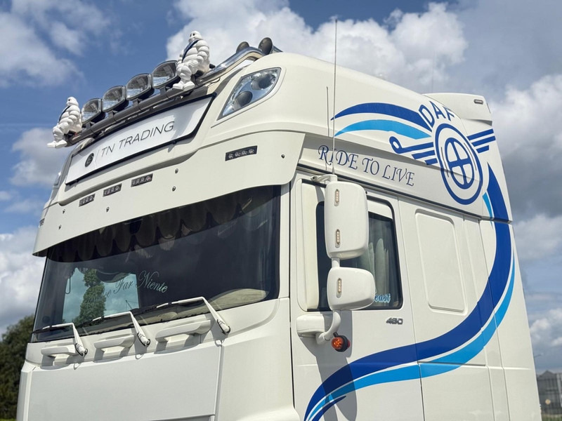 DAF XF 480 SHOW TRUCK, LOW MILEAGE, RETARDER, INTERIOR, TOP! - Vetopöytäauto: kuva DAF XF 480 SHOW TRUCK, LOW MILEAGE, RETARDER, INTERIOR, TOP! - Vetopöytäauto DAF XF 480 SHOW TRUCK, LOW MILEAGE, RETARDER, INTERIOR, TOP! - Vetopöytäauto: kuva DAF XF 480 SHOW TRUCK, LOW MILEAGE, RETARDER, INTERIOR, TOP! - Vetopöytäauto