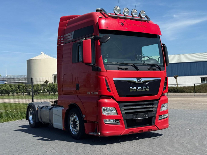 MAN 18.500 FULL AIR, ALCOA, TV, INVERTER, MICROWAVE, TOP. - Vetopöytäauto: kuva MAN 18.500 FULL AIR, ALCOA, TV, INVERTER, MICROWAVE, TOP. - Vetopöytäauto MAN 18.500 FULL AIR, ALCOA, TV, INVERTER, MICROWAVE, TOP. - Vetopöytäauto: kuva MAN 18.500 FULL AIR, ALCOA, TV, INVERTER, MICROWAVE, TOP. - Vetopöytäauto