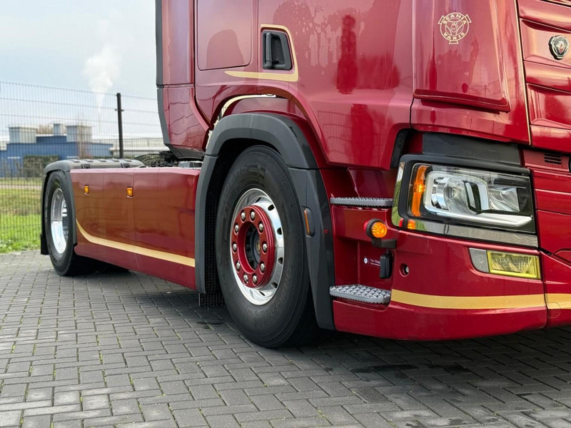 Scania R410 VOLLUCHT, 2 TANKS, LEER, ALCOA, SMART 2 TACHO, LEDER. - Vetopöytäauto: kuva Scania R410 VOLLUCHT, 2 TANKS, LEER, ALCOA, SMART 2 TACHO, LEDER. - Vetopöytäauto Scania R410 VOLLUCHT, 2 TANKS, LEER, ALCOA, SMART 2 TACHO, LEDER. - Vetopöytäauto: kuva Scania R410 VOLLUCHT, 2 TANKS, LEER, ALCOA, SMART 2 TACHO, LEDER. - Vetopöytäauto