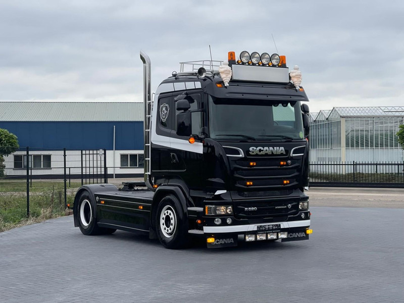Scania R520 SHOW TRUCK, RETARDER, LEATHER SEATS, MANUEL! - Vetopöytäauto: kuva Scania R520 SHOW TRUCK, RETARDER, LEATHER SEATS, MANUEL! - Vetopöytäauto Scania R520 SHOW TRUCK, RETARDER, LEATHER SEATS, MANUEL! - Vetopöytäauto: kuva Scania R520 SHOW TRUCK, RETARDER, LEATHER SEATS, MANUEL! - Vetopöytäauto