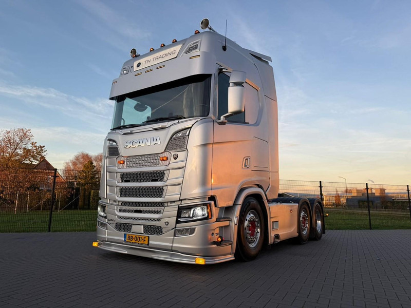 Scania S520 6X2/4, VOLLUCHT, LEER, RETARDER, PARK COOL, EURO 6D. - Vetopöytäauto: kuva Scania S520 6X2/4, VOLLUCHT, LEER, RETARDER, PARK COOL, EURO 6D. - Vetopöytäauto Scania S520 6X2/4, VOLLUCHT, LEER, RETARDER, PARK COOL, EURO 6D. - Vetopöytäauto: kuva Scania S520 6X2/4, VOLLUCHT, LEER, RETARDER, PARK COOL, EURO 6D. - Vetopöytäauto