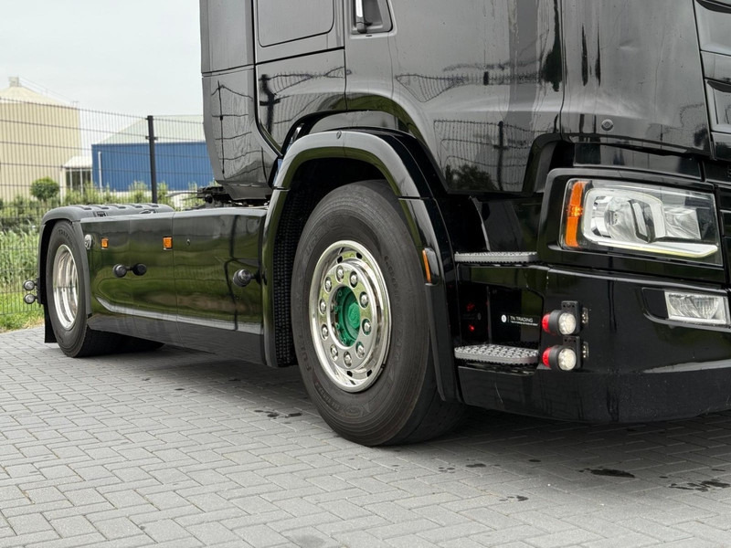 Scania S580 V8 NGS RETARDER, LEATHER, 2X TANK, TOP CONDITION! - Vetopöytäauto: kuva Scania S580 V8 NGS RETARDER, LEATHER, 2X TANK, TOP CONDITION! - Vetopöytäauto Scania S580 V8 NGS RETARDER, LEATHER, 2X TANK, TOP CONDITION! - Vetopöytäauto: kuva Scania S580 V8 NGS RETARDER, LEATHER, 2X TANK, TOP CONDITION! - Vetopöytäauto