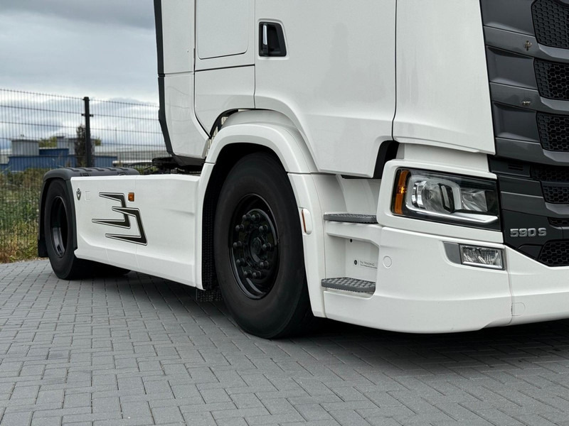Scania S590 V8 NGS FULL AIR, PARK COOL, RETARDER, 2 TANKS. - Vetopöytäauto: kuva Scania S590 V8 NGS FULL AIR, PARK COOL, RETARDER, 2 TANKS. - Vetopöytäauto Scania S590 V8 NGS FULL AIR, PARK COOL, RETARDER, 2 TANKS. - Vetopöytäauto: kuva Scania S590 V8 NGS FULL AIR, PARK COOL, RETARDER, 2 TANKS. - Vetopöytäauto
