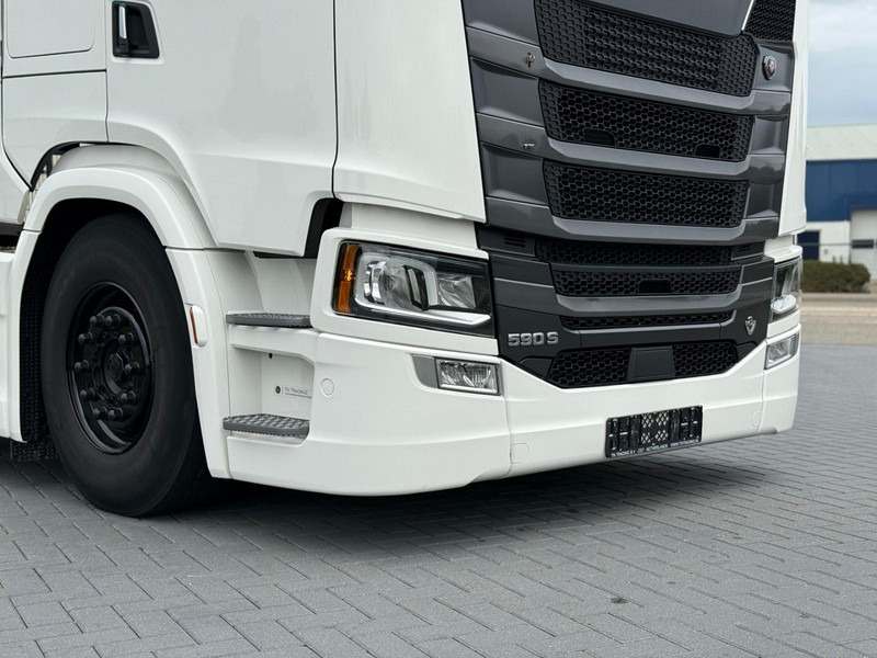 Scania S590 V8 NGS FULL AIR, PARK COOL, RETARDER, 2 TANKS. - Vetopöytäauto: kuva Scania S590 V8 NGS FULL AIR, PARK COOL, RETARDER, 2 TANKS. - Vetopöytäauto Scania S590 V8 NGS FULL AIR, PARK COOL, RETARDER, 2 TANKS. - Vetopöytäauto: kuva Scania S590 V8 NGS FULL AIR, PARK COOL, RETARDER, 2 TANKS. - Vetopöytäauto