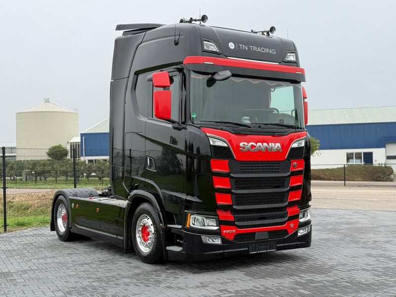 Scania S770 VOLLUCHT, LEER, RETARDER, 2 TANKS, PARK COOL. - Vetopöytäauto: kuva Scania S770 VOLLUCHT, LEER, RETARDER, 2 TANKS, PARK COOL. - Vetopöytäauto Scania S770 VOLLUCHT, LEER, RETARDER, 2 TANKS, PARK COOL. - Vetopöytäauto: kuva Scania S770 VOLLUCHT, LEER, RETARDER, 2 TANKS, PARK COOL. - Vetopöytäauto