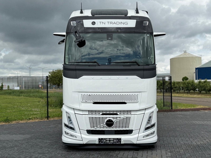 Volvo FH 13.460XL NEW, FULL AIR, ALCOA, HYDRAULIC, XL, FULL. - Vetopöytäauto: kuva Volvo FH 13.460XL NEW, FULL AIR, ALCOA, HYDRAULIC, XL, FULL. - Vetopöytäauto Volvo FH 13.460XL NEW, FULL AIR, ALCOA, HYDRAULIC, XL, FULL. - Vetopöytäauto: kuva Volvo FH 13.460XL NEW, FULL AIR, ALCOA, HYDRAULIC, XL, FULL. - Vetopöytäauto