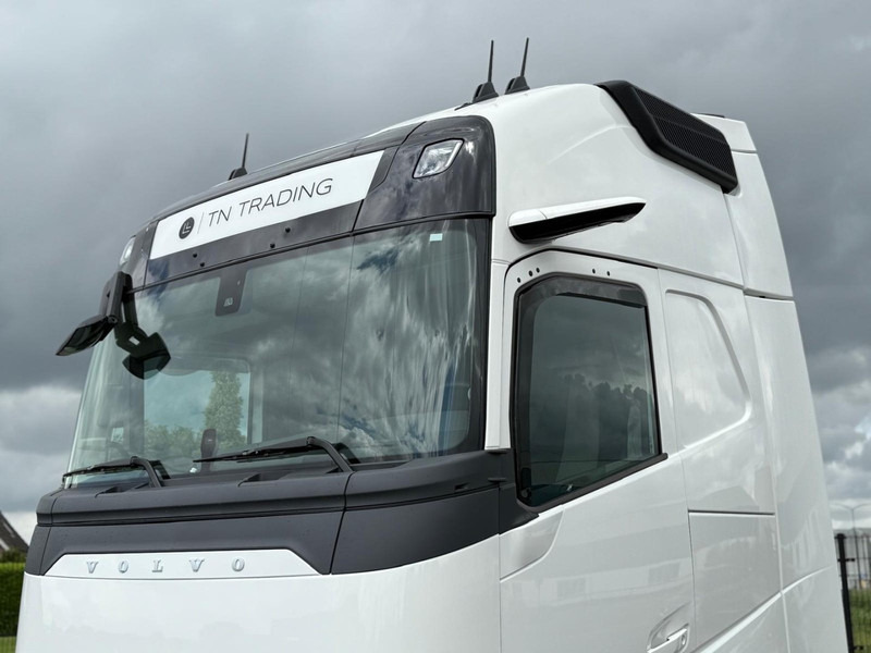 Volvo FH 13.460XL NEW, FULL AIR, ALCOA, HYDRAULIC, XL, FULL. - Vetopöytäauto: kuva Volvo FH 13.460XL NEW, FULL AIR, ALCOA, HYDRAULIC, XL, FULL. - Vetopöytäauto Volvo FH 13.460XL NEW, FULL AIR, ALCOA, HYDRAULIC, XL, FULL. - Vetopöytäauto: kuva Volvo FH 13.460XL NEW, FULL AIR, ALCOA, HYDRAULIC, XL, FULL. - Vetopöytäauto