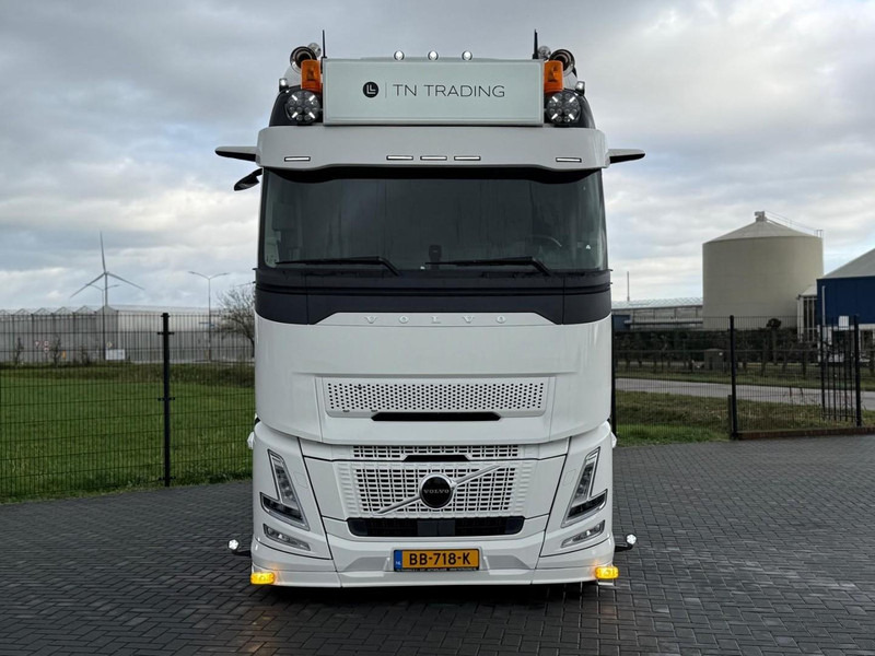 Volvo FH 13.460XL NEW, FULL AIR, ALCOA, HYDRAULIC, XL, SHOW, FULL. - Vetopöytäauto: kuva Volvo FH 13.460XL NEW, FULL AIR, ALCOA, HYDRAULIC, XL, SHOW, FULL. - Vetopöytäauto Volvo FH 13.460XL NEW, FULL AIR, ALCOA, HYDRAULIC, XL, SHOW, FULL. - Vetopöytäauto: kuva Volvo FH 13.460XL NEW, FULL AIR, ALCOA, HYDRAULIC, XL, SHOW, FULL. - Vetopöytäauto