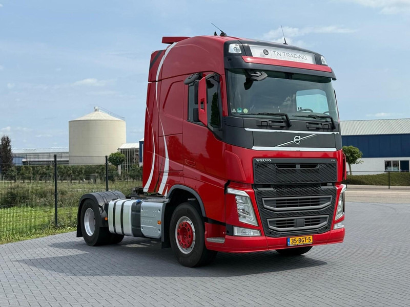 Volvo FH13.420 ADR, SMART TACHO 2, NL TRUCK, ALCOA, STEEL/AIR, PERFECT CONDITION, 2X TANK. - Vetopöytäauto: kuva Volvo FH13.420 ADR, SMART TACHO 2, NL TRUCK, ALCOA, STEEL/AIR, PERFECT CONDITION, 2X TANK. - Vetopöytäauto Volvo FH13.420 ADR, SMART TACHO 2, NL TRUCK, ALCOA, STEEL/AIR, PERFECT CONDITION, 2X TANK. - Vetopöytäauto: kuva Volvo FH13.420 ADR, SMART TACHO 2, NL TRUCK, ALCOA, STEEL/AIR, PERFECT CONDITION, 2X TANK. - Vetopöytäauto