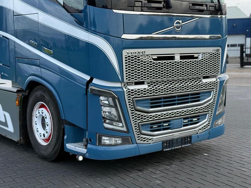 Volvo FH16.650 VOLLUCHT, HYDRAULIEK, SHOW INTERIEUR, DYNAMIC STEERING. - Vetopöytäauto: kuva Volvo FH16.650 VOLLUCHT, HYDRAULIEK, SHOW INTERIEUR, DYNAMIC STEERING. - Vetopöytäauto Volvo FH16.650 VOLLUCHT, HYDRAULIEK, SHOW INTERIEUR, DYNAMIC STEERING. - Vetopöytäauto: kuva Volvo FH16.650 VOLLUCHT, HYDRAULIEK, SHOW INTERIEUR, DYNAMIC STEERING. - Vetopöytäauto