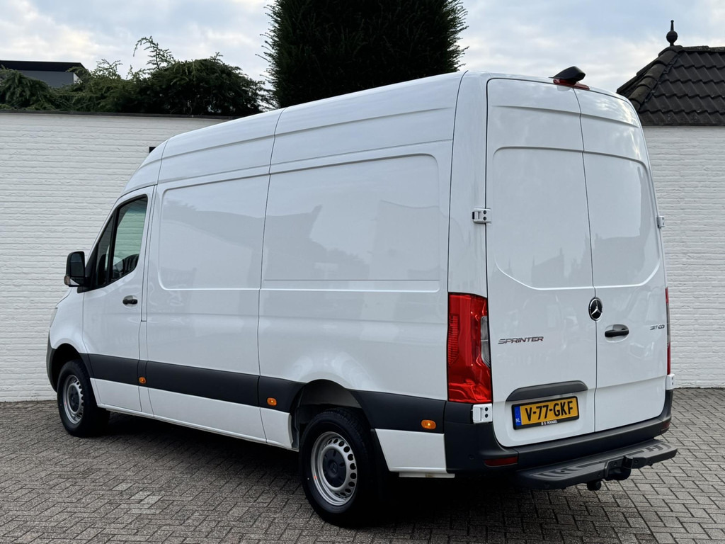 Mercedes-Benz Sprinter-317 1.9 CDI L2 9G laadruimte bekleed Leder Camera Clima M-bux media systeem DAB - Pakettiauto: kuva Mercedes-Benz Sprinter-317 1.9 CDI L2 9G laadruimte bekleed Leder Camera Clima M-bux media systeem DAB - Pakettiauto Mercedes-Benz Sprinter-317 1.9 CDI L2 9G laadruimte bekleed Leder Camera Clima M-bux media systeem DAB - Pakettiauto: kuva Mercedes-Benz Sprinter-317 1.9 CDI L2 9G laadruimte bekleed Leder Camera Clima M-bux media systeem DAB - Pakettiauto
