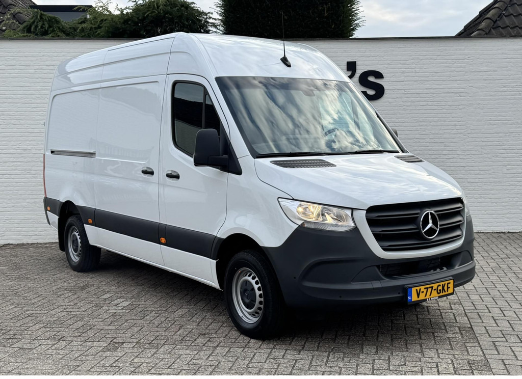 Mercedes-Benz Sprinter-317 1.9 CDI L2 9G laadruimte bekleed Leder Camera Clima M-bux media systeem DAB - Pakettiauto: kuva Mercedes-Benz Sprinter-317 1.9 CDI L2 9G laadruimte bekleed Leder Camera Clima M-bux media systeem DAB - Pakettiauto Mercedes-Benz Sprinter-317 1.9 CDI L2 9G laadruimte bekleed Leder Camera Clima M-bux media systeem DAB - Pakettiauto: kuva Mercedes-Benz Sprinter-317 1.9 CDI L2 9G laadruimte bekleed Leder Camera Clima M-bux media systeem DAB - Pakettiauto