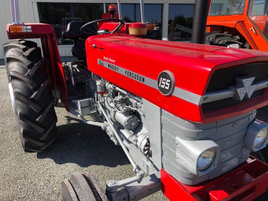 Massey Ferguson 155 arceau à 12 500 € sans tva - Traktori: kuva Massey Ferguson 155 arceau à 12 500 € sans tva - Traktori Massey Ferguson 155 arceau à 12 500 € sans tva - Traktori: kuva Massey Ferguson 155 arceau à 12 500 € sans tva - Traktori