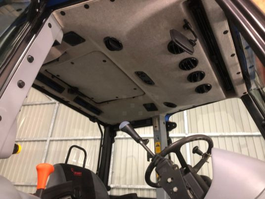 New Holland T5040 TRACTEUR + CHARGEUR - Traktori: kuva New Holland T5040 TRACTEUR + CHARGEUR - Traktori New Holland T5040 TRACTEUR + CHARGEUR - Traktori: kuva New Holland T5040 TRACTEUR + CHARGEUR - Traktori