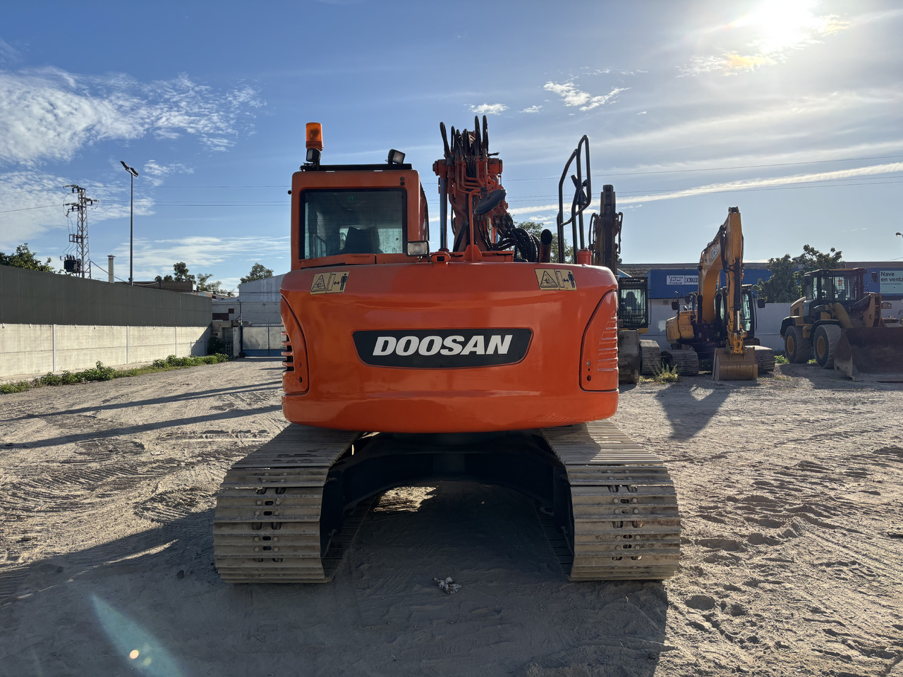 DOOSAN DX140-3 - Telakaivukone: kuva DOOSAN DX140-3 - Telakaivukone DOOSAN DX140-3 - Telakaivukone: kuva DOOSAN DX140-3 - Telakaivukone