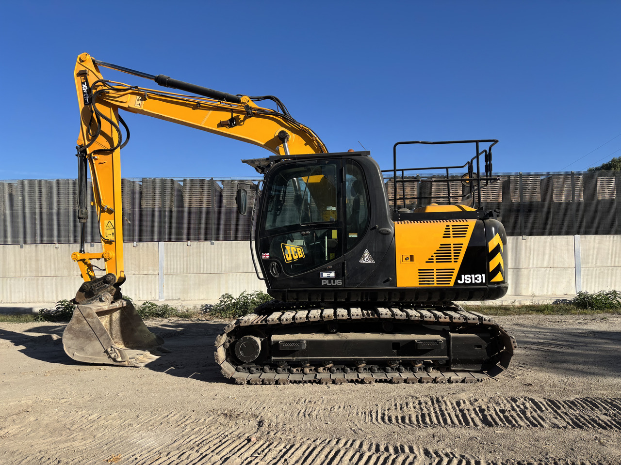 JCB JS131LC - Telakaivukone: kuva JCB JS131LC - Telakaivukone JCB JS131LC - Telakaivukone: kuva JCB JS131LC - Telakaivukone