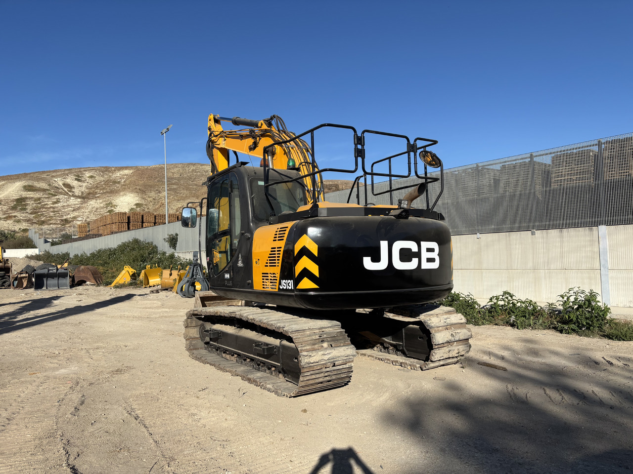 JCB JS131LC - Telakaivukone: kuva JCB JS131LC - Telakaivukone JCB JS131LC - Telakaivukone: kuva JCB JS131LC - Telakaivukone