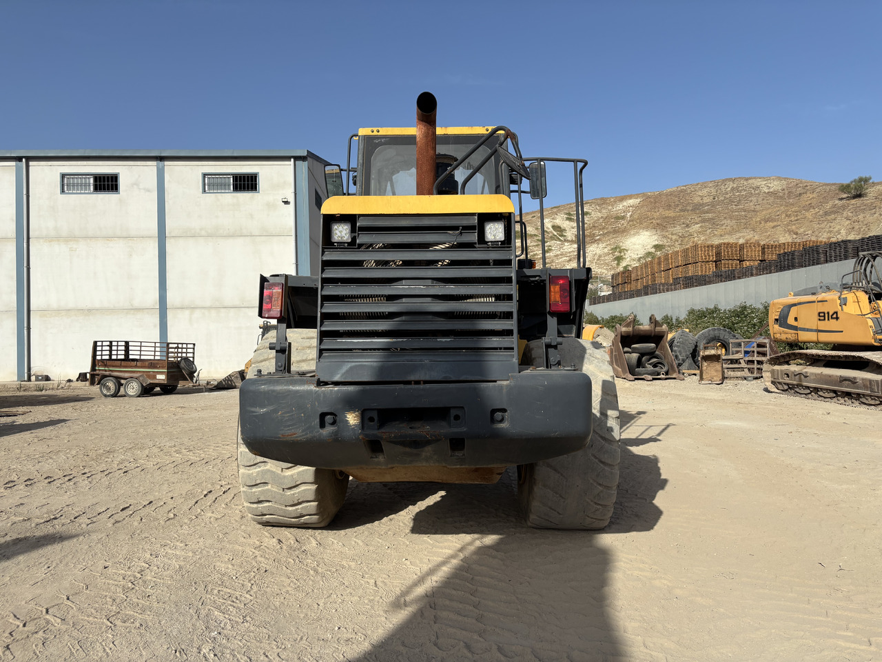 KOMATSU WA380-6 - Kuormaaja: kuva KOMATSU WA380-6 - Kuormaaja KOMATSU WA380-6 - Kuormaaja: kuva KOMATSU WA380-6 - Kuormaaja