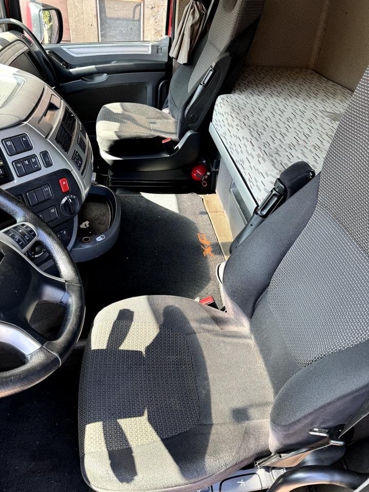 DAF XF 460 - Vetopöytäauto: kuva DAF XF 460 - Vetopöytäauto DAF XF 460 - Vetopöytäauto: kuva DAF XF 460 - Vetopöytäauto