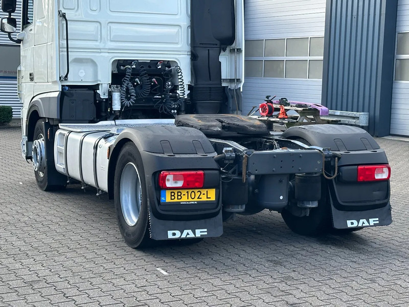 DAF XF 450 Super Space Cab Euro 6 - Vetopöytäauto: kuva DAF XF 450 Super Space Cab Euro 6 - Vetopöytäauto DAF XF 450 Super Space Cab Euro 6 - Vetopöytäauto: kuva DAF XF 450 Super Space Cab Euro 6 - Vetopöytäauto