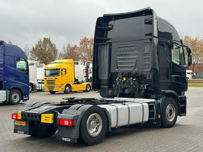 Iveco Stralis 420 XP Hi-Way 2 Tank *383 Tkm* Euro 6 *NL-Truck* - Vetopöytäauto: kuva Iveco Stralis 420 XP Hi-Way 2 Tank *383 Tkm* Euro 6 *NL-Truck* - Vetopöytäauto Iveco Stralis 420 XP Hi-Way 2 Tank *383 Tkm* Euro 6 *NL-Truck* - Vetopöytäauto: kuva Iveco Stralis 420 XP Hi-Way 2 Tank *383 Tkm* Euro 6 *NL-Truck* - Vetopöytäauto