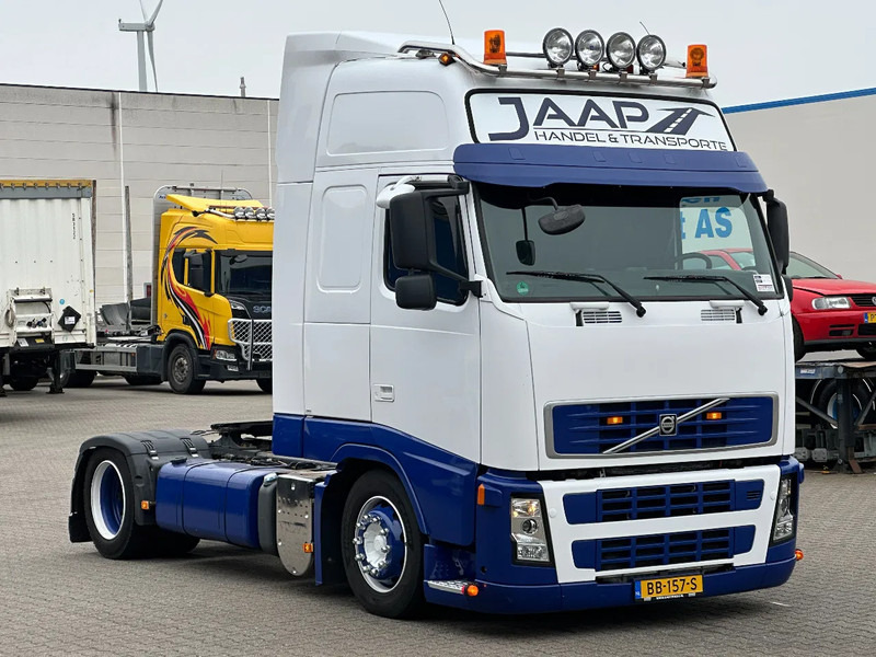 Volvo FH 400 Globe XL Mega / Full Air / 2 Tank / Euro 5 - Vetopöytäauto: kuva Volvo FH 400 Globe XL Mega / Full Air / 2 Tank / Euro 5 - Vetopöytäauto Volvo FH 400 Globe XL Mega / Full Air / 2 Tank / Euro 5 - Vetopöytäauto: kuva Volvo FH 400 Globe XL Mega / Full Air / 2 Tank / Euro 5 - Vetopöytäauto