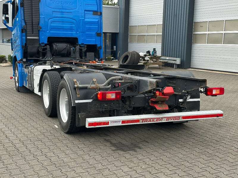 Volvo FH 16.750 6x4 Globe XL Chassis Retarder 3.90 Wb Full Air - Kuorma-auto alusta: kuva Volvo FH 16.750 6x4 Globe XL Chassis Retarder 3.90 Wb Full Air - Kuorma-auto alusta Volvo FH 16.750 6x4 Globe XL Chassis Retarder 3.90 Wb Full Air - Kuorma-auto alusta: kuva Volvo FH 16.750 6x4 Globe XL Chassis Retarder 3.90 Wb Full Air - Kuorma-auto alusta