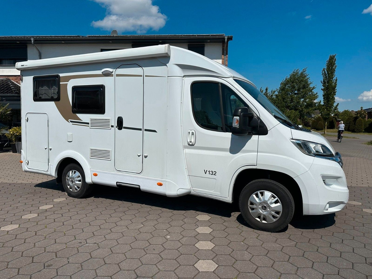 Carado V 132/Festbett/Garage/Klima/Markise/Finanzierung - Puoli-integroitu asuntoauto: kuva Carado V 132/Festbett/Garage/Klima/Markise/Finanzierung - Puoli-integroitu asuntoauto Carado V 132/Festbett/Garage/Klima/Markise/Finanzierung - Puoli-integroitu asuntoauto: kuva Carado V 132/Festbett/Garage/Klima/Markise/Finanzierung - Puoli-integroitu asuntoauto