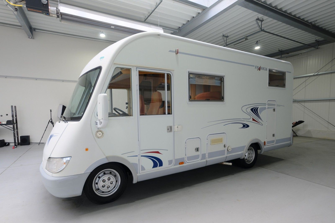 Frankia I 650 BD/Festbett+Hubbett/Garage/Solar/Markise - Integroitu asuntoauto: kuva Frankia I 650 BD/Festbett+Hubbett/Garage/Solar/Markise - Integroitu asuntoauto Frankia I 650 BD/Festbett+Hubbett/Garage/Solar/Markise - Integroitu asuntoauto: kuva Frankia I 650 BD/Festbett+Hubbett/Garage/Solar/Markise - Integroitu asuntoauto
