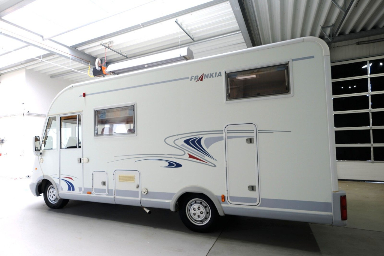 Frankia I 650 BD/Festbett+Hubbett/Garage/Solar/Markise - Integroitu asuntoauto: kuva Frankia I 650 BD/Festbett+Hubbett/Garage/Solar/Markise - Integroitu asuntoauto Frankia I 650 BD/Festbett+Hubbett/Garage/Solar/Markise - Integroitu asuntoauto: kuva Frankia I 650 BD/Festbett+Hubbett/Garage/Solar/Markise - Integroitu asuntoauto