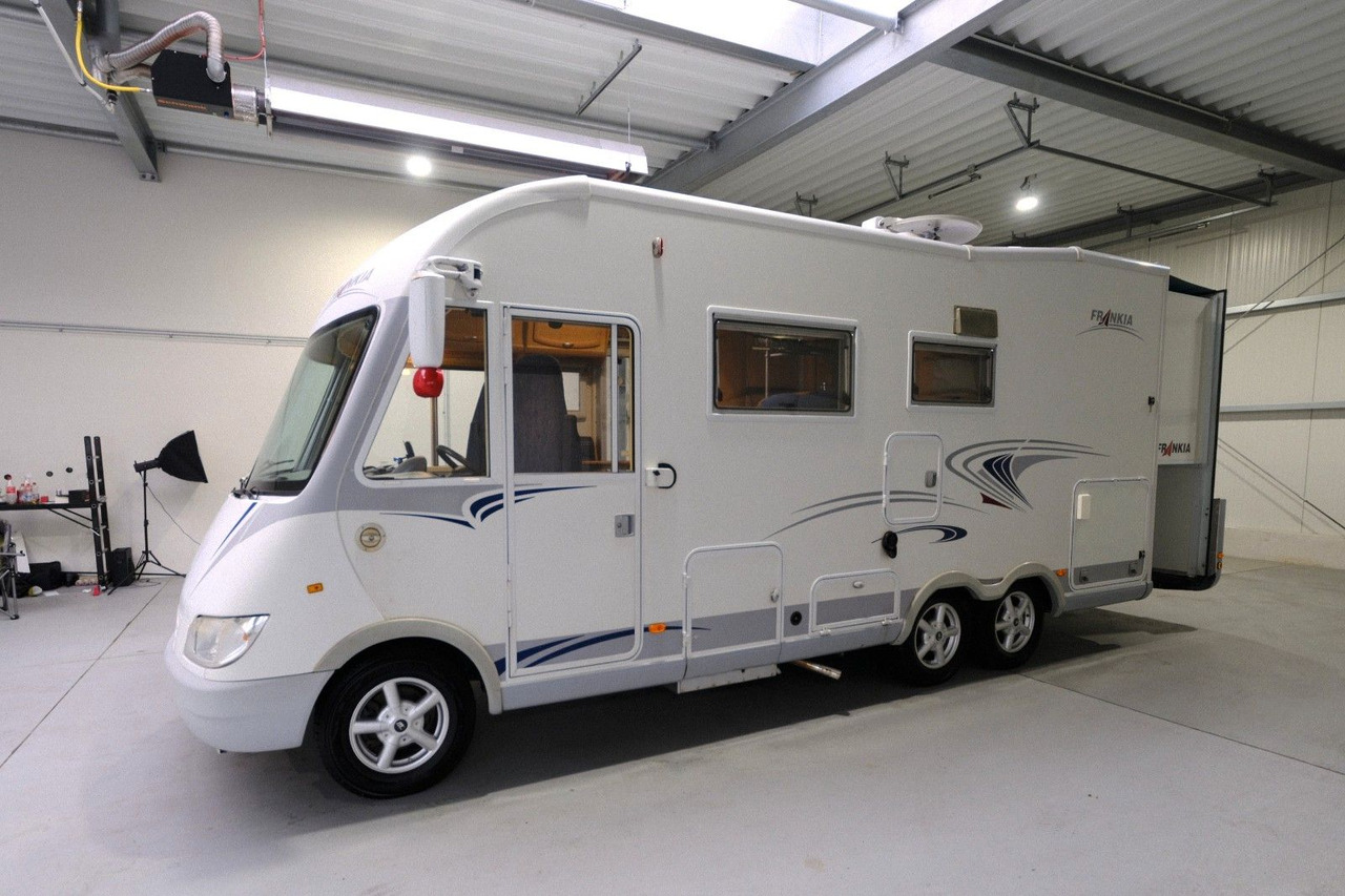Frankia I 650 QS HolidayClass/Festbett+Hubbett/Klima/DPF - Integroitu asuntoauto: kuva Frankia I 650 QS HolidayClass/Festbett+Hubbett/Klima/DPF - Integroitu asuntoauto Frankia I 650 QS HolidayClass/Festbett+Hubbett/Klima/DPF - Integroitu asuntoauto: kuva Frankia I 650 QS HolidayClass/Festbett+Hubbett/Klima/DPF - Integroitu asuntoauto