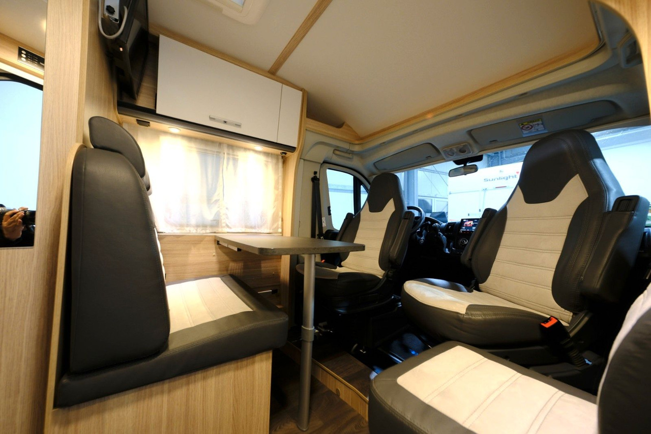 Leasing  Sunlight V 60 Adventure Edition/Festbett/Garage/Klima/TOP Sunlight V 60 Adventure Edition/Festbett/Garage/Klima/TOP: kuva Leasing  Sunlight V 60 Adventure Edition/Festbett/Garage/Klima/TOP Sunlight V 60 Adventure Edition/Festbett/Garage/Klima/TOP