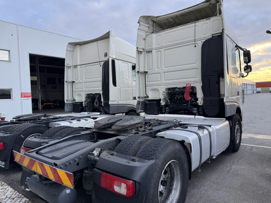 DAF XF 460 - Vetopöytäauto: kuva  DAF XF 460 - Vetopöytäauto DAF XF 460 - Vetopöytäauto: kuva  DAF XF 460 - Vetopöytäauto