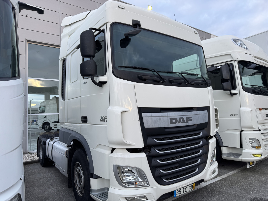 DAF XF 460 - Vetopöytäauto: kuva  DAF XF 460 - Vetopöytäauto DAF XF 460 - Vetopöytäauto: kuva  DAF XF 460 - Vetopöytäauto