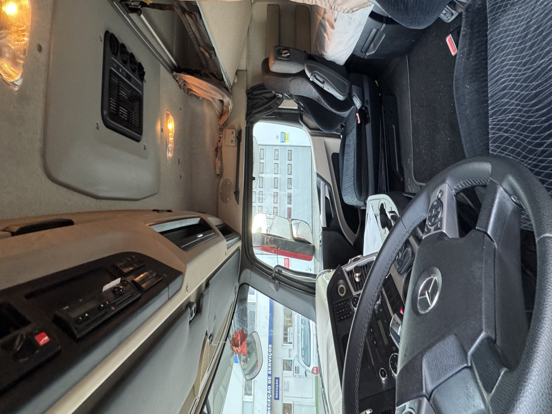 Mercedes Actros 510 1851 - Vetopöytäauto: kuva Mercedes Actros 510 1851 - Vetopöytäauto Mercedes Actros 510 1851 - Vetopöytäauto: kuva Mercedes Actros 510 1851 - Vetopöytäauto