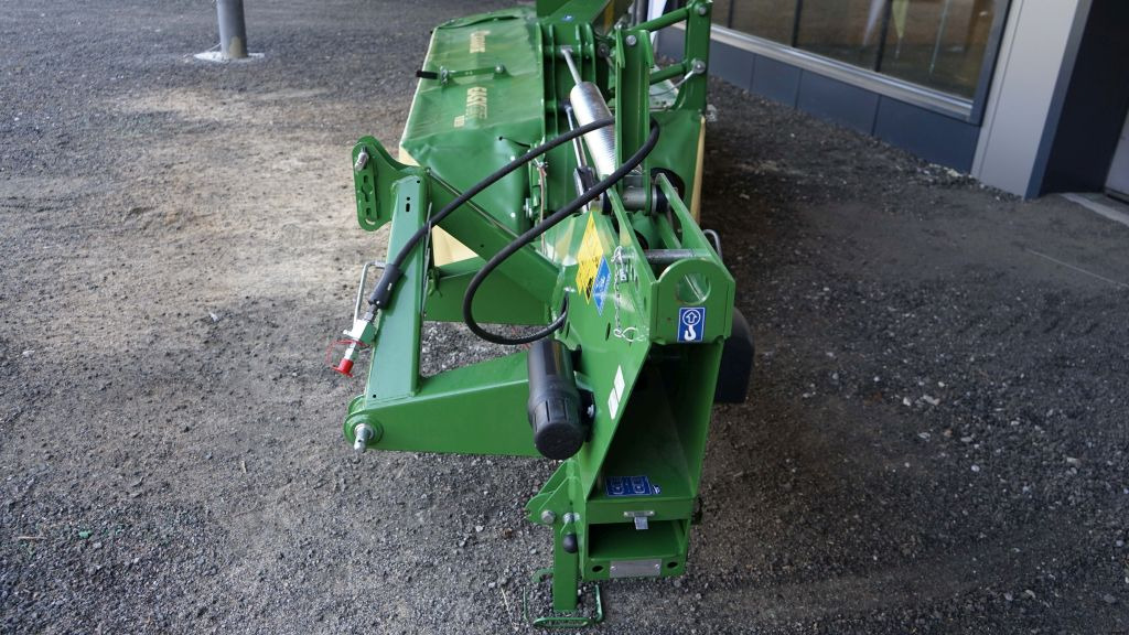Krone EasyCut R 320 (20705) - Niittokone: kuva Krone EasyCut R 320 (20705) - Niittokone Krone EasyCut R 320 (20705) - Niittokone: kuva Krone EasyCut R 320 (20705) - Niittokone