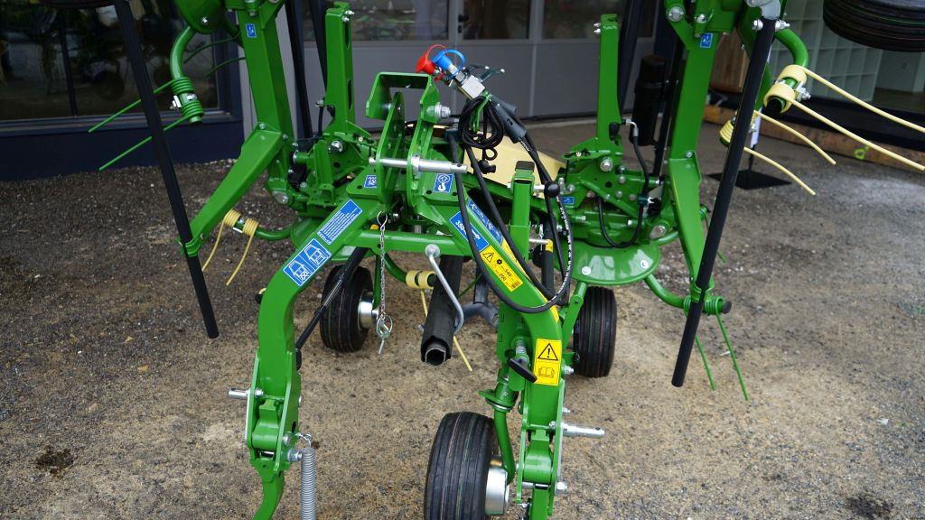 Krone Vendro 620 Highland (20719) - Pöyhin: kuva Krone Vendro 620 Highland (20719) - Pöyhin Krone Vendro 620 Highland (20719) - Pöyhin: kuva Krone Vendro 620 Highland (20719) - Pöyhin