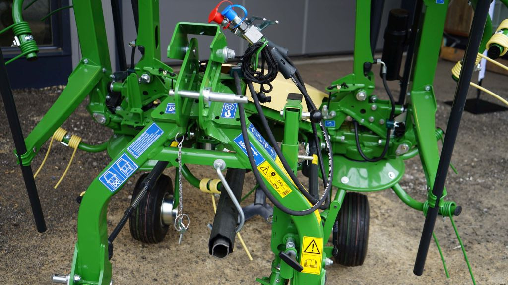 Krone Vendro 620 Highland (20719) - Pöyhin: kuva Krone Vendro 620 Highland (20719) - Pöyhin Krone Vendro 620 Highland (20719) - Pöyhin: kuva Krone Vendro 620 Highland (20719) - Pöyhin