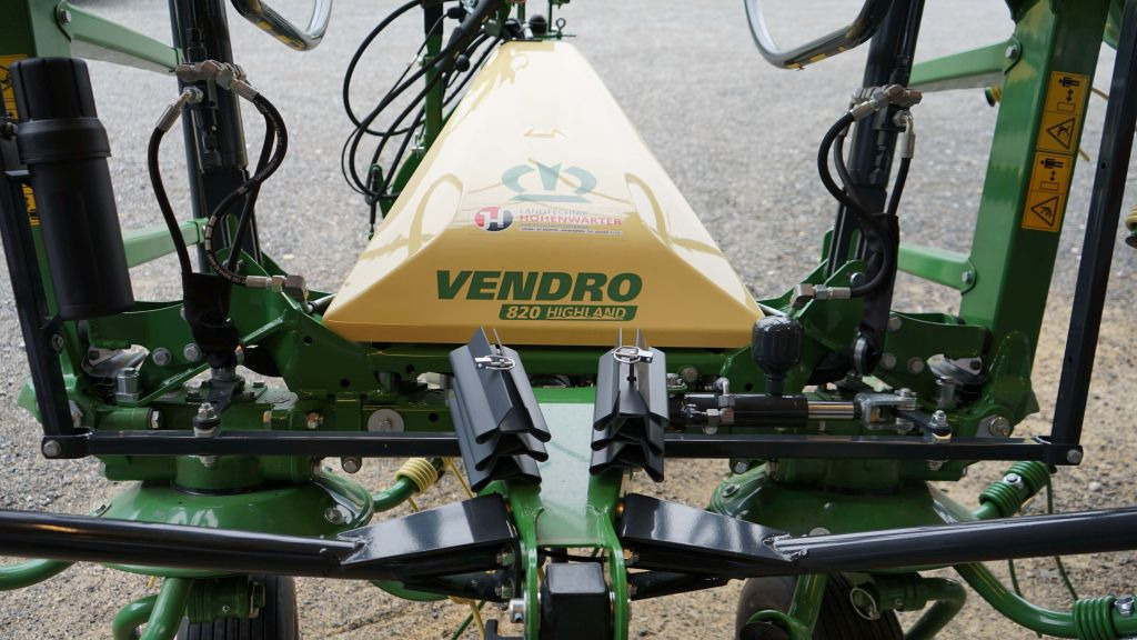 Krone Vendro 820 Highland (20723) - Pöyhin: kuva Krone Vendro 820 Highland (20723) - Pöyhin Krone Vendro 820 Highland (20723) - Pöyhin: kuva Krone Vendro 820 Highland (20723) - Pöyhin