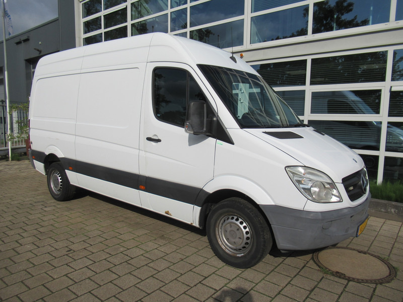 Mercedes-Benz Sprinter 313 2.2 CDI 366 L2H2 AIRCO - Klima - Pakettiauto: kuva Mercedes-Benz Sprinter 313 2.2 CDI 366 L2H2 AIRCO - Klima - Pakettiauto Mercedes-Benz Sprinter 313 2.2 CDI 366 L2H2 AIRCO - Klima - Pakettiauto: kuva Mercedes-Benz Sprinter 313 2.2 CDI 366 L2H2 AIRCO - Klima - Pakettiauto